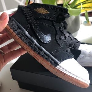 Worn ONCE! Nike Jordan Retros